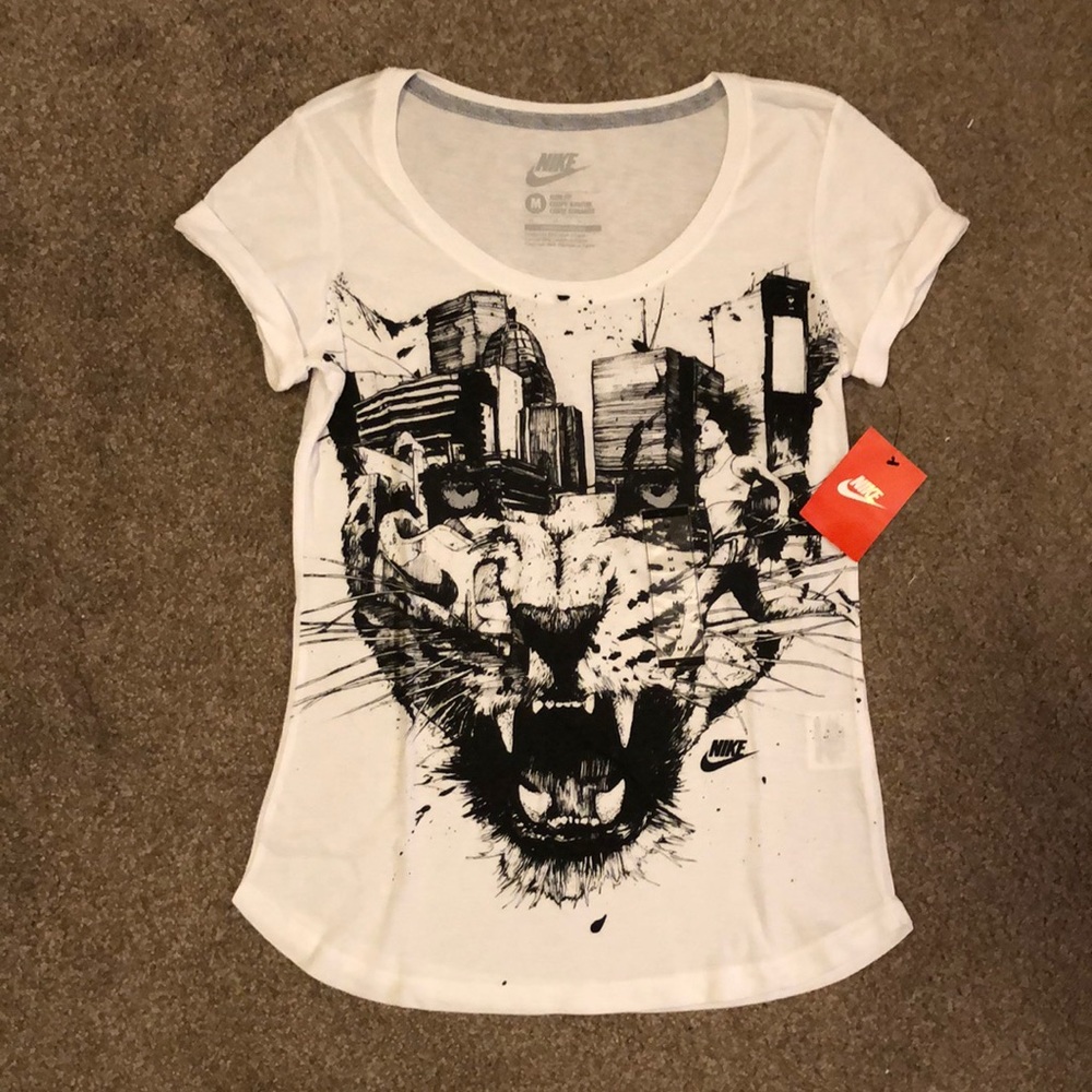 Nike Graphic Tee